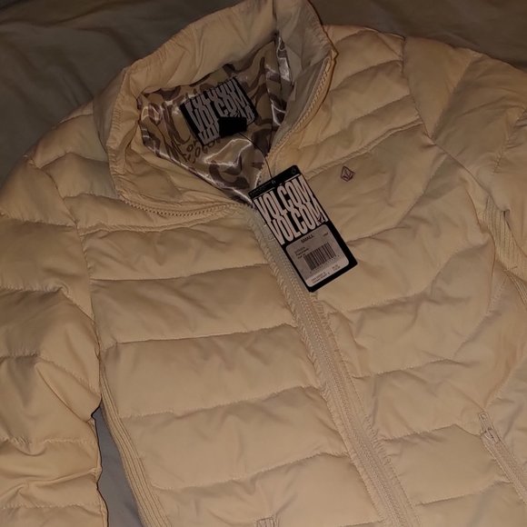 Volcom - Picture 2 of 4